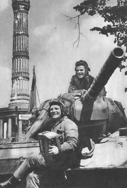 Постер Т-34: Символ Победы. Исторический экскурс в Хабаровске