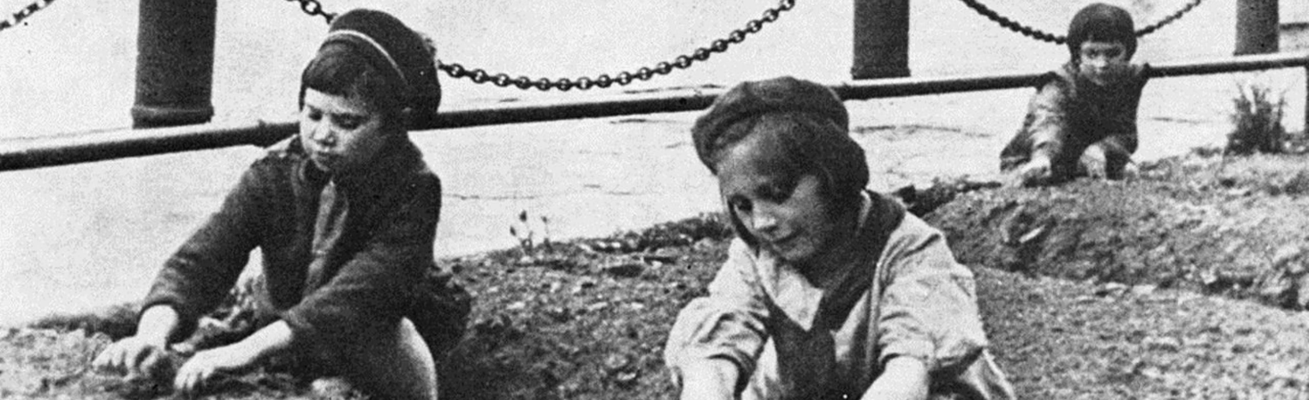 Постер Дети войны. Блокада. Час героического портрета в Хабаровске