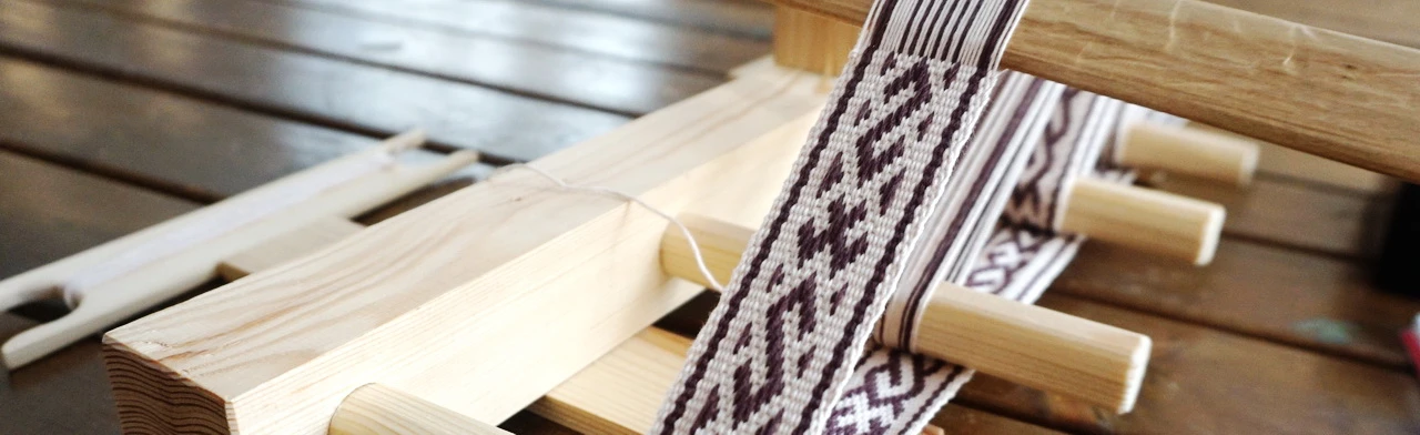 Постер Душевные переплеты. Курс по ткачеству в Хабаровске