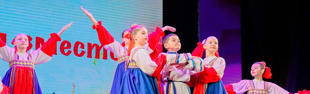 Постер Танцуем вместе. Отчетный концерт в Чебоксарах