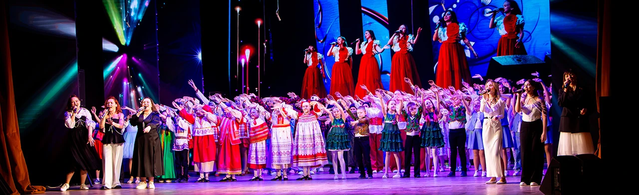 Постер Время сиять. Отчётный концерт творческих коллективов в Чебоксарах