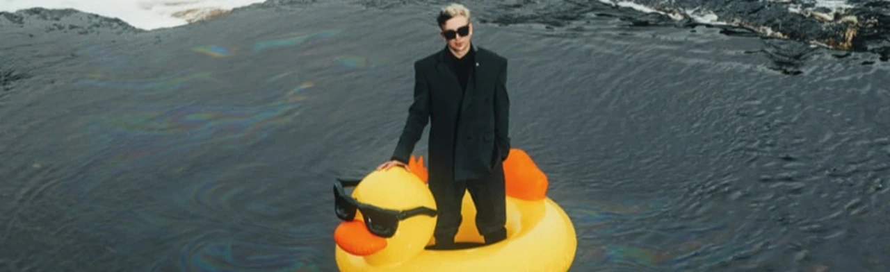 Постер playingtheangel в Ижевске