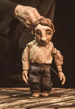 Постер Жена мужа в Париж провожала в Москве