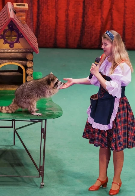 Постер В гостях у дедушки Дурова в Москве