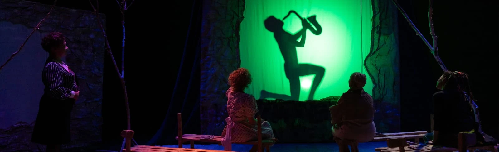 Постер В ожидании его