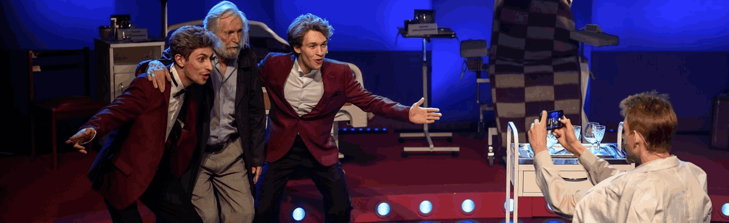 Постер Третий звонок, господа! в Москве