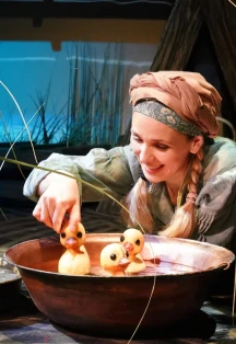 Постер Гадкий утёнок в Москве