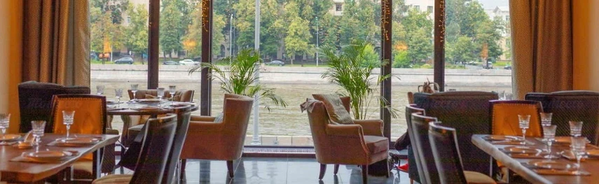 Постер Harvey's and Monica