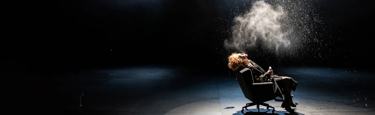 Постер Молли Суини