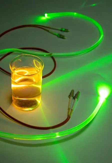 Постер Куда ведут свет? в Москве