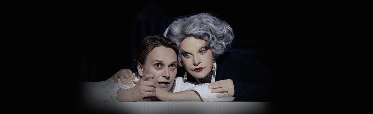 Постер Королева-мать