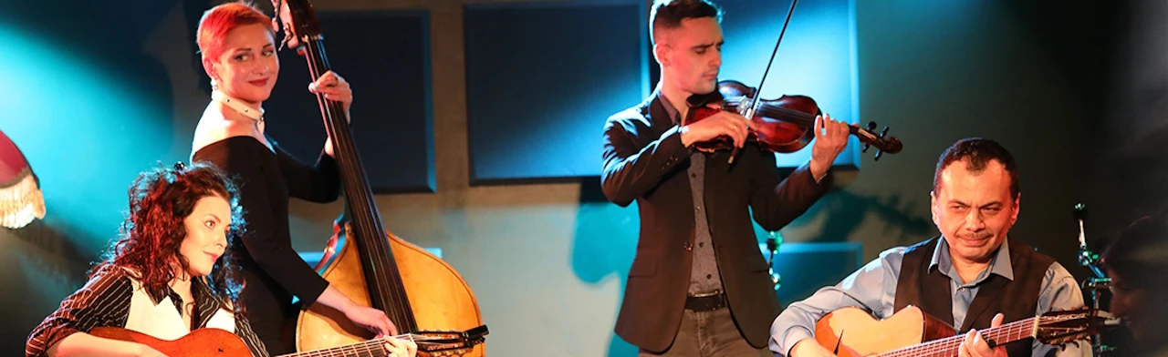 Постер Django Friends