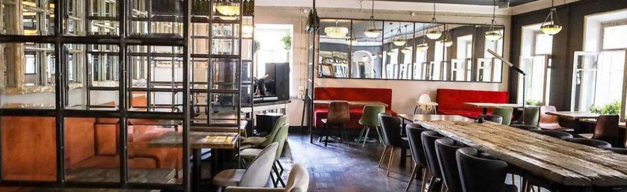 Постер Дом 16