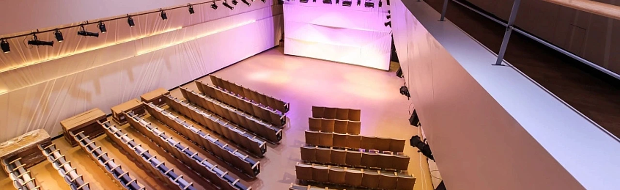 Постер Очень странные дела в музыке в Москве