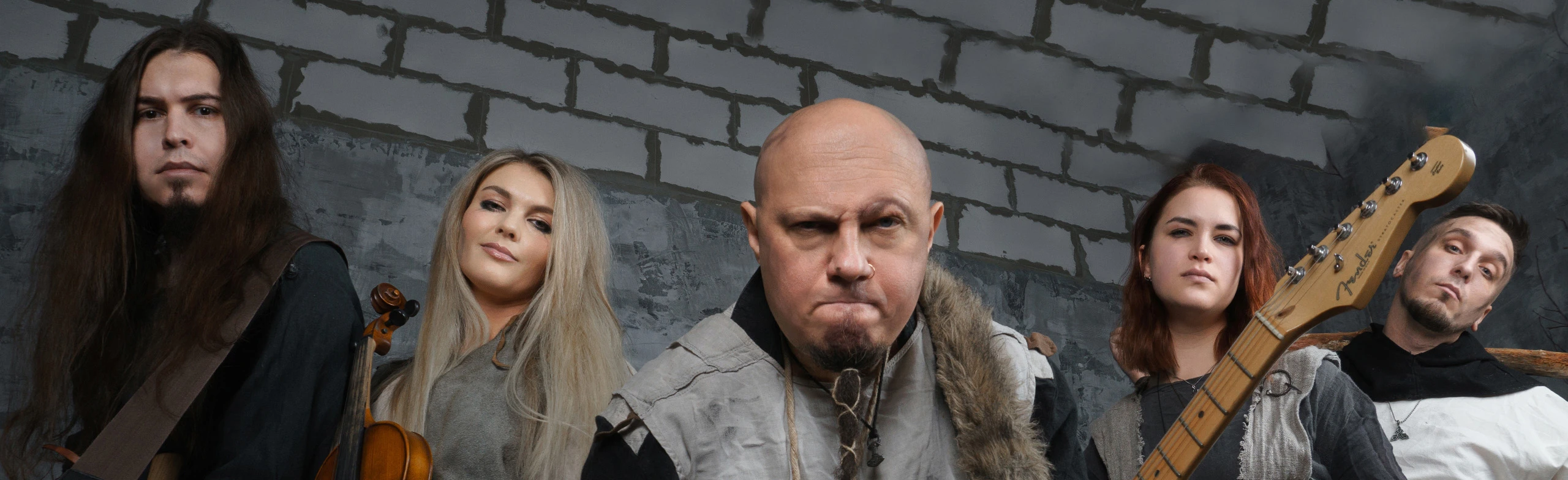 Постер Тролль Гнёт Ель