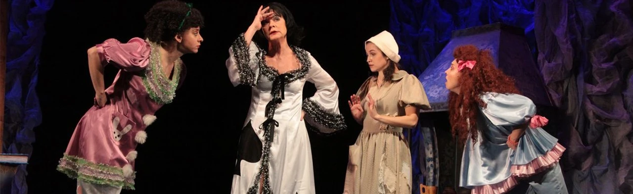 Постер Волшебная туфелька Золушки в Москве