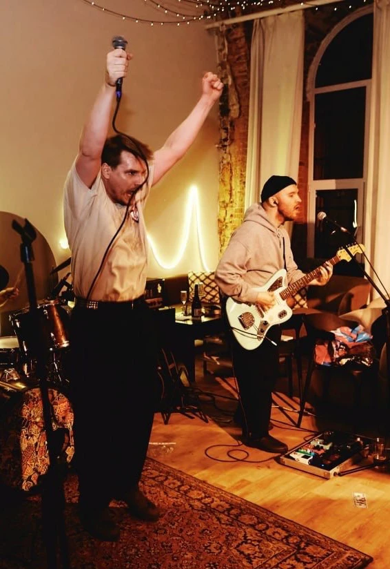 Постер Ходьба, Шифер, Линия бикини в Москве