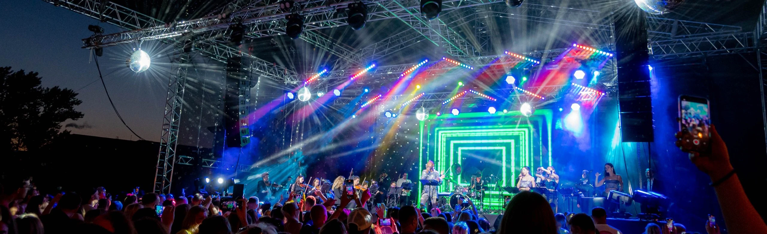 Постер Поп-хиты с симфоническим оркестром в Москве