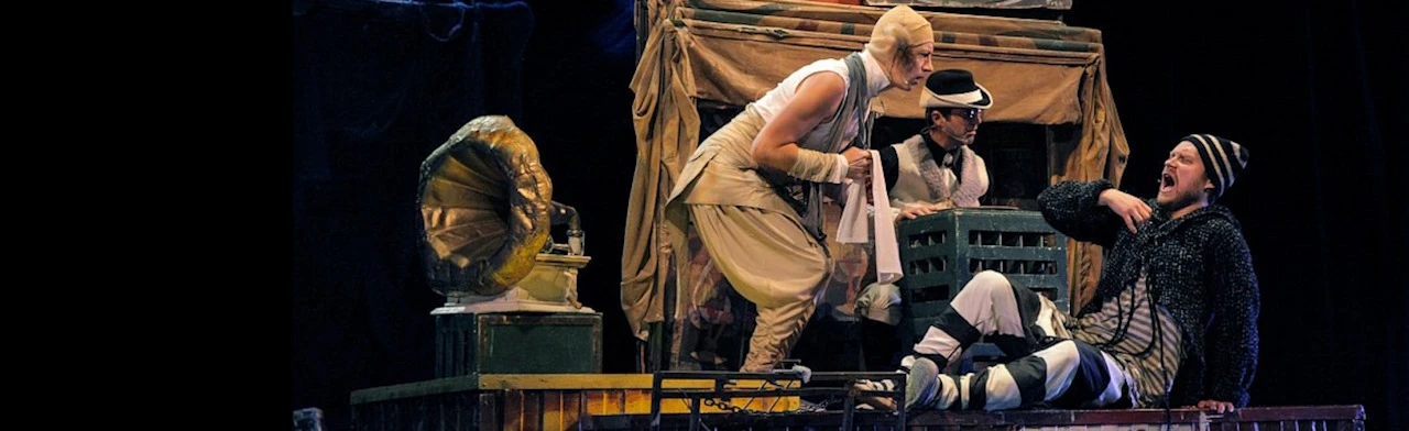 Постер Мама - кот в Москве