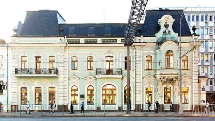 Постер Особняк на Проспекте Мира