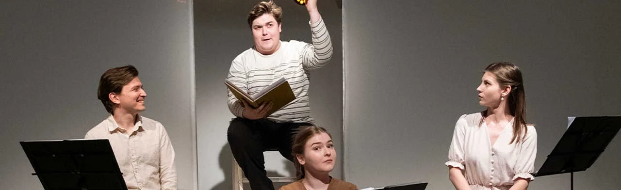 Постер Читаем вместе