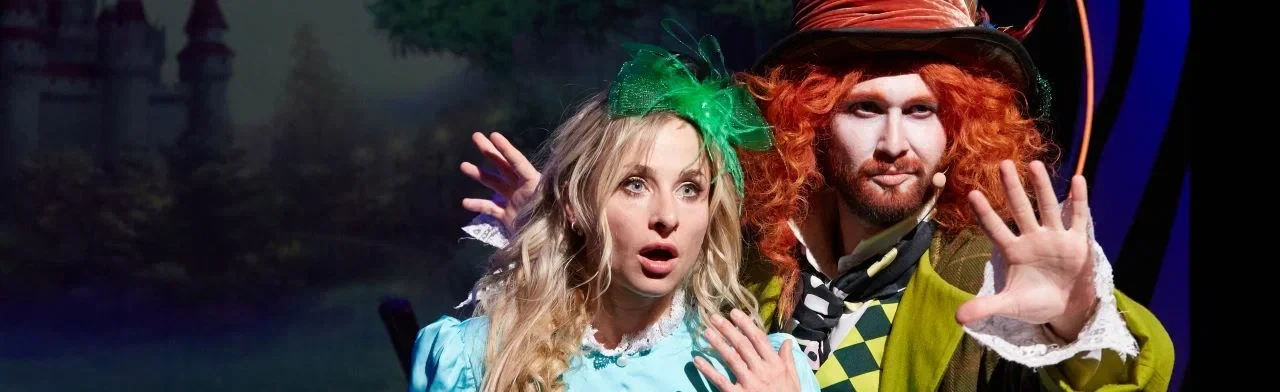 Постер Алиса в Стране чудес в Москве