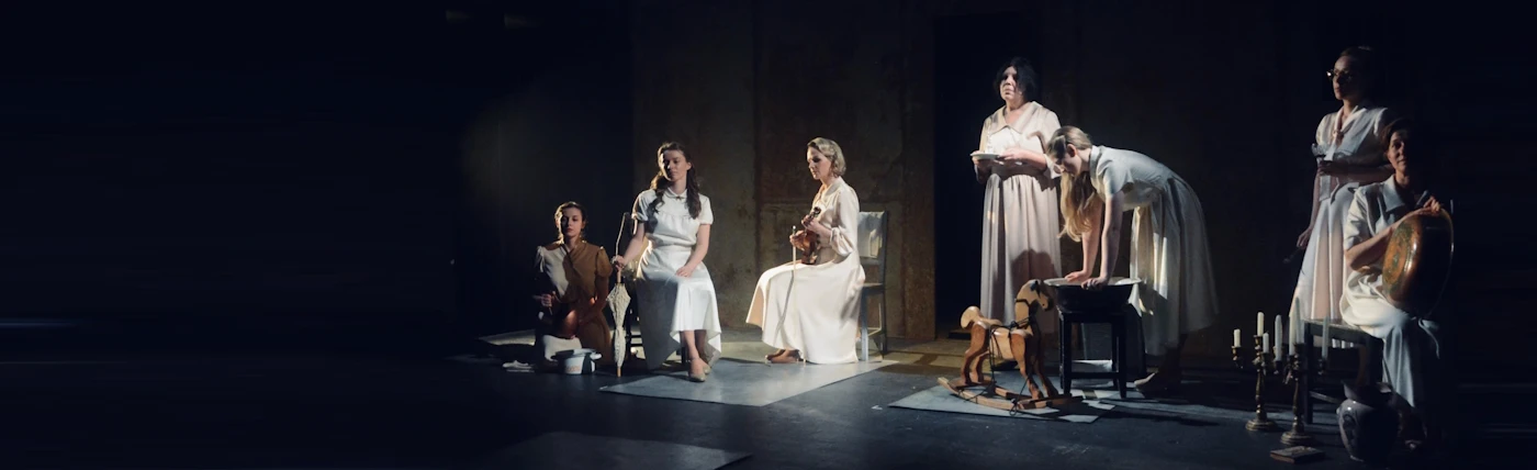 Постер Девочки в Москве