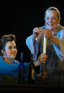 Постер Тремя этажами выше в Москве