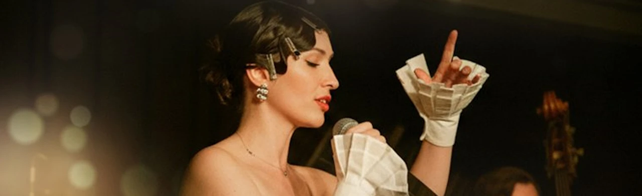 Постер Полночь в Париже в Москве