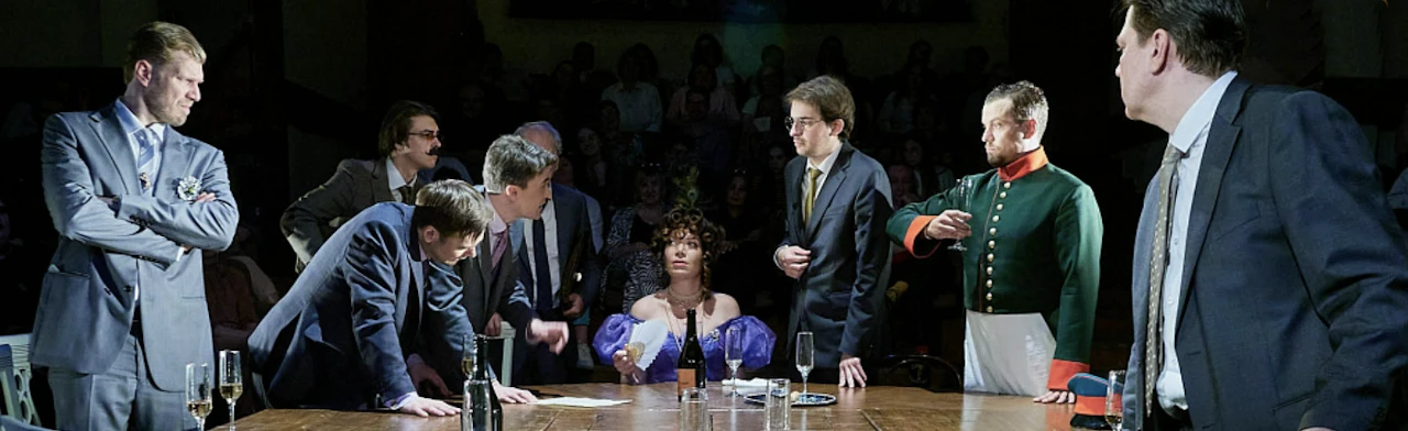 Постер Ревизор (театр Сфера)