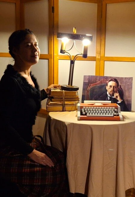 Постер Александра Ирбе. «Чехов. Об интеллигенте с чудинкой» в Москве