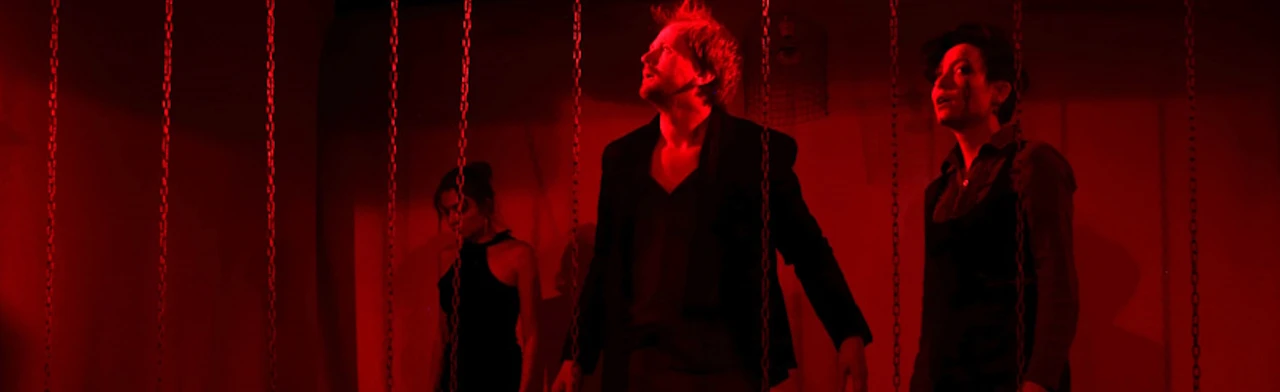 Постер Redroom