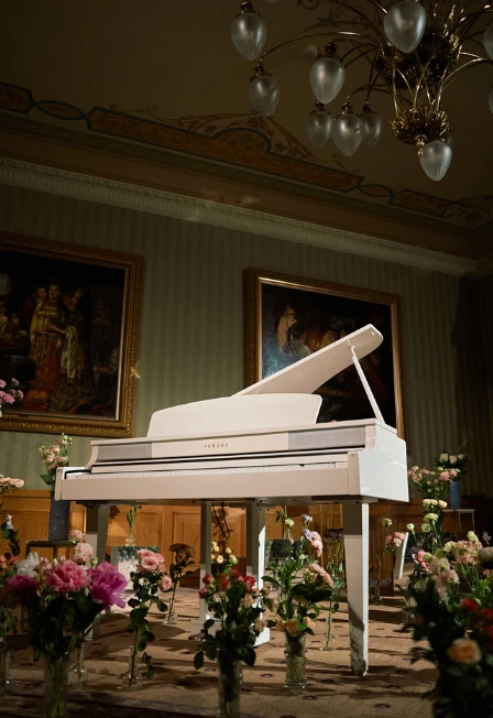 Постер В цветах. Шедевры классики в Отеле «Националь» в Москве