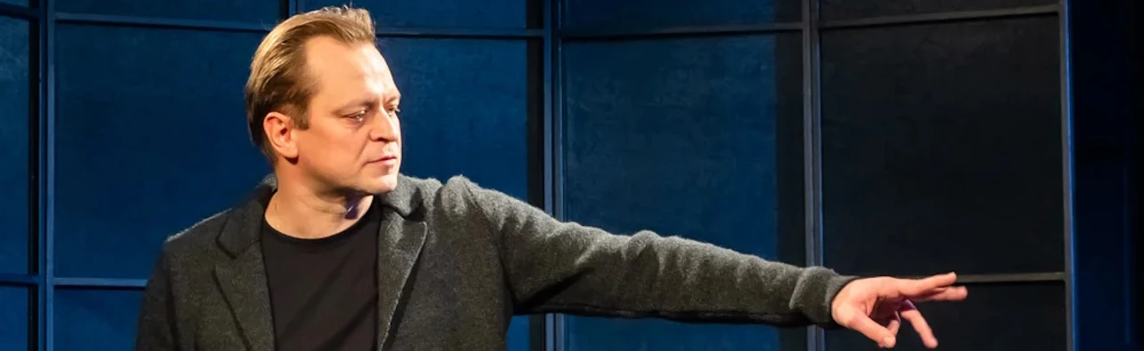 Постер Биография