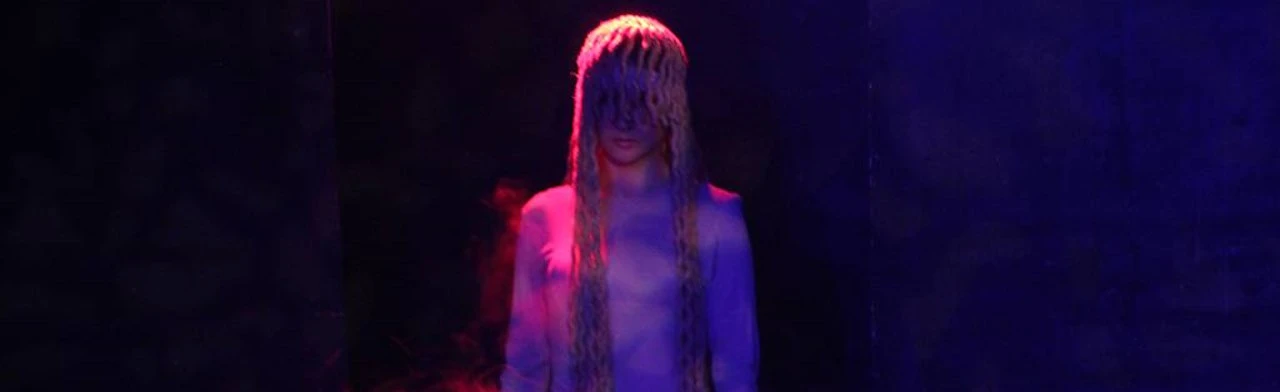 Постер Полюби меня крепче жизни