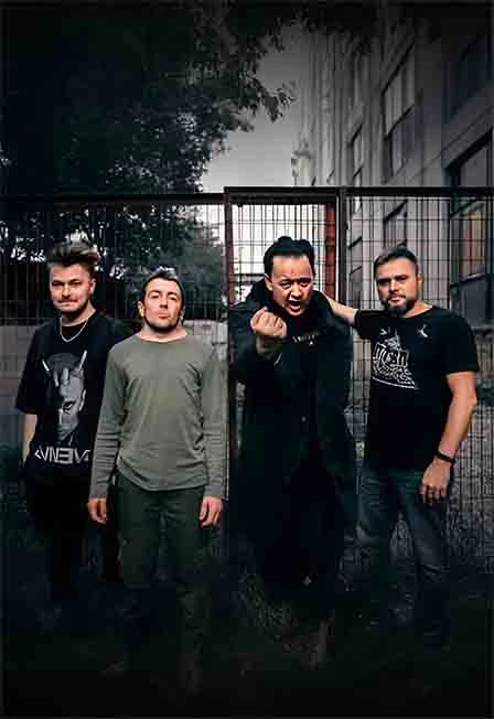 Постер ПТВП (Последние танки в Париже) в Москве