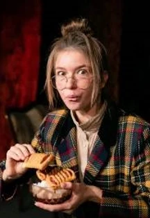 Постер Восемь любящих женщин в Москве