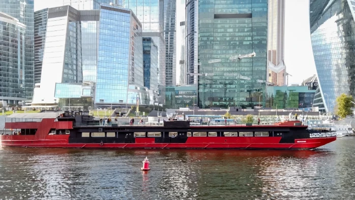 Постер Теплоход «Лофт Бот»