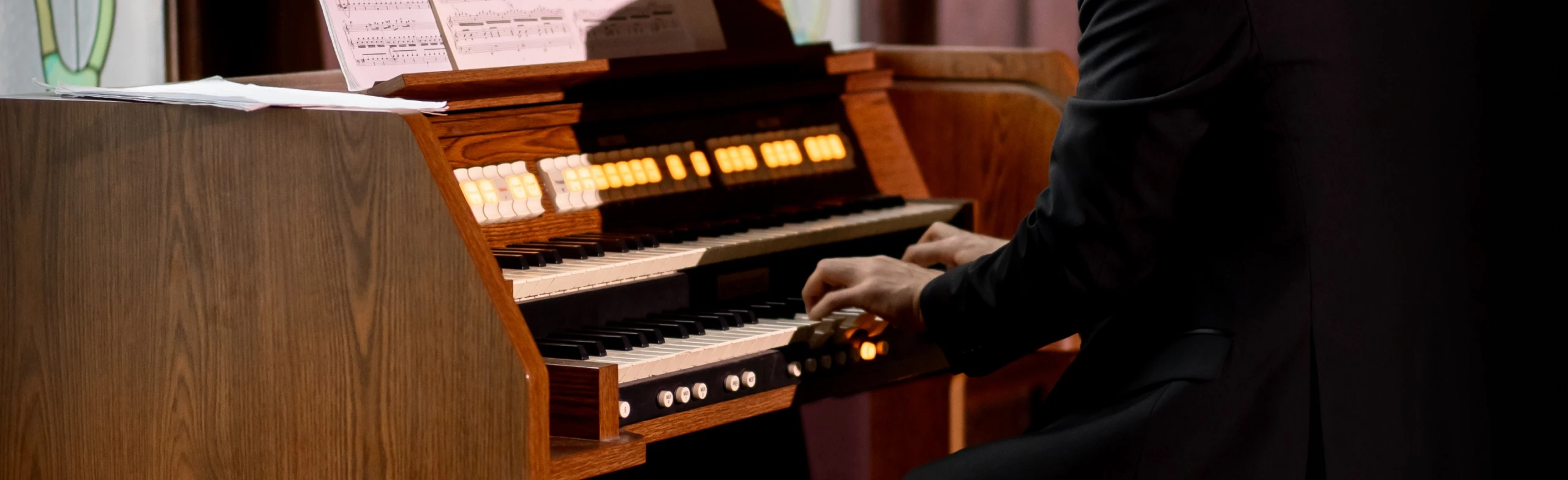 Постер Утро в Особняке. Кофе, друзья, орган в Москве