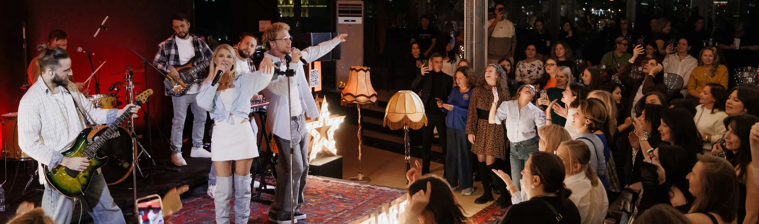 Постер Караоке. Дискотека. Хиты 90-х и 2000-х. в Москве