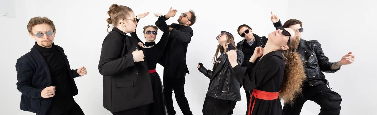 Постер Слуга в квадрате, или Кто убил Федерико Распони? в Москве