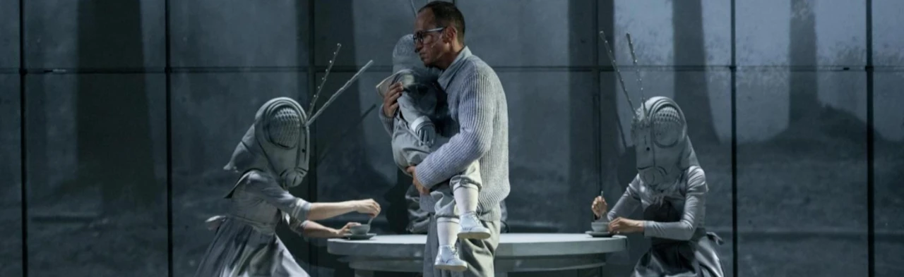 Постер Сверчок в Москве