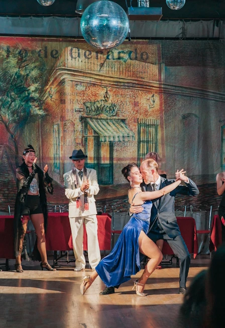 Постер Аргентинское танго «Объятие» (El Abrazo) в Москве