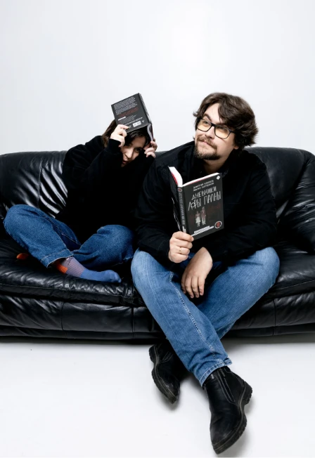 Постер Замёрзшие: камерный лайв подкаста «Дневники Лоры Палны» в Москве