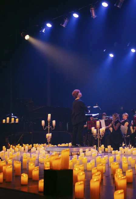 Постер Музыка советского кино в сиянии тысячи свечей в Москве