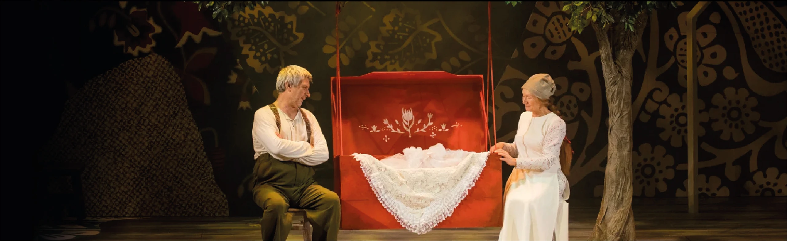 Постер С неба упали три яблока