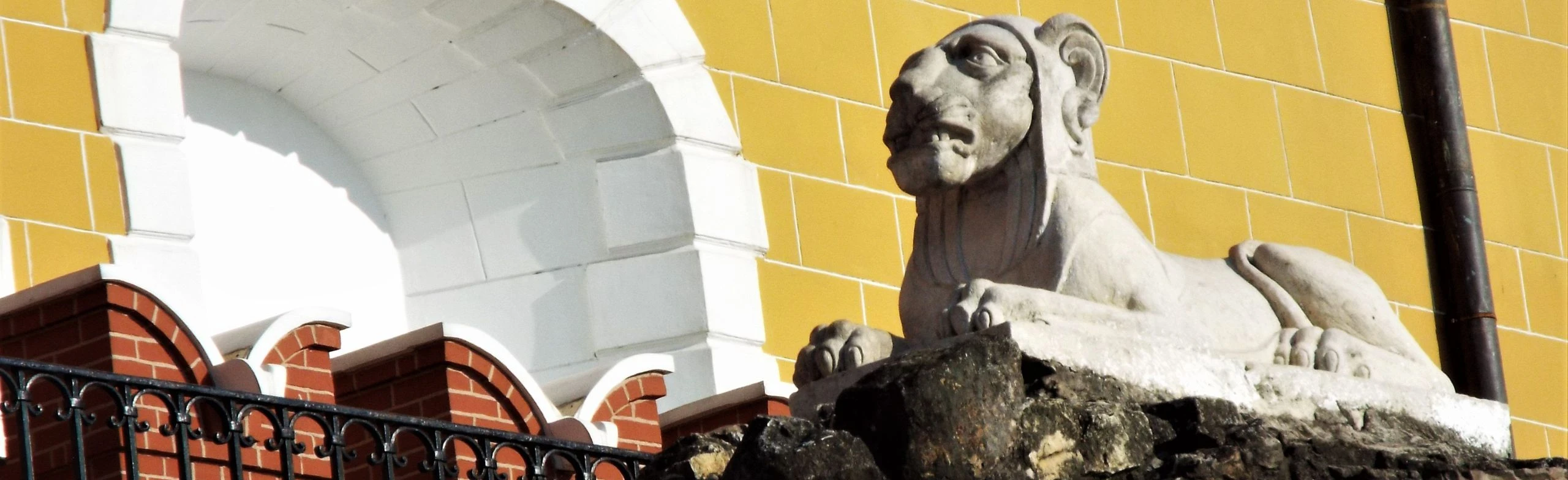 Постер Взламывая шифр города. О чем молчат кремлевские стены. в Москве