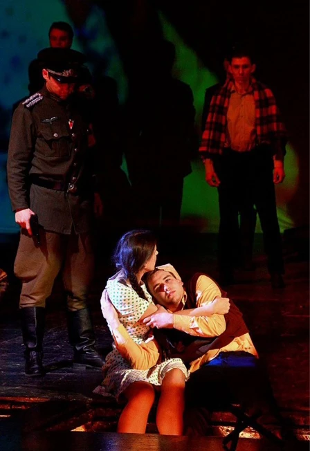 Постер Молодая гвардия в Москве