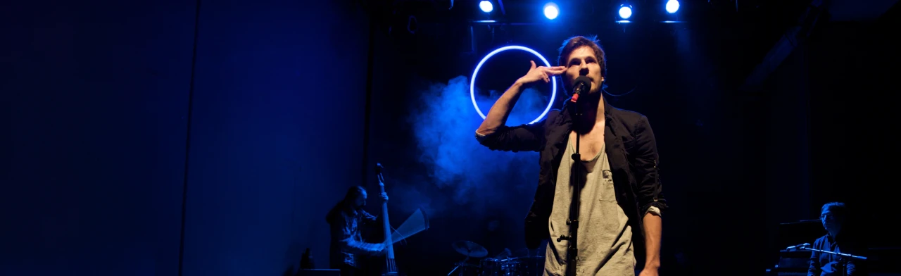 Постер Смешной человек в Москве