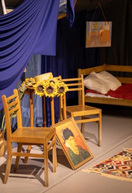 Постер Экскурсия по выставке «Ни в какие рамки» в Москве